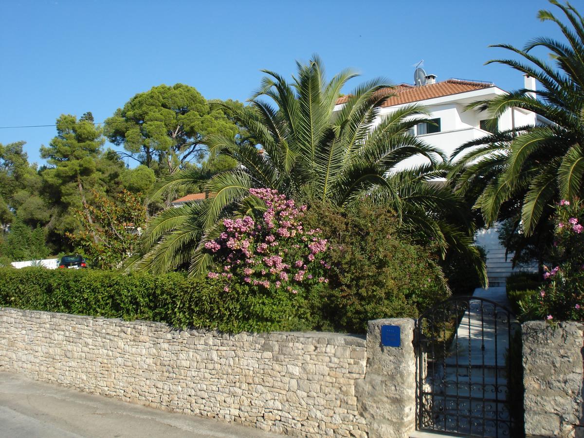 Villa Bunta Sutivan Exterior photo